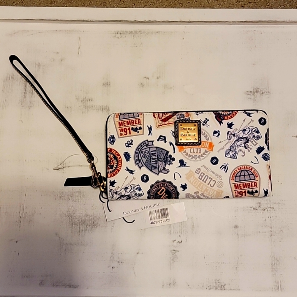 Disney Vacation Club DVC Dooney & Bourke Wallet Wristlet 2023 NWT